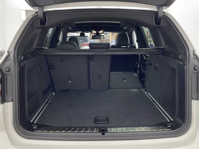 ＢＭＷ ＢＭＷ Ｘ３ xDrive20d Mスポーツ 兵庫県 2023(令5)年 2.5万km アルピンホワイトⅢ ・セレクトパッケージ/ステアリングホイールヒーティング/アコースティックガラス/電動パノラマガラスサンルーフ/リヤサイドウィンドーローラーブラインド/サンプロテクションガラス/リヤシートバックレストアジャストメント/リヤシートヒーティング /harman/kardon サラウンドサウンドシステム/BMWジェスチャーコントロール/・純正ナビ/・TV/BT/USB/・全方位カメラ/・ETC/・純正前後ドライブレコーダー/・ドライビングアシストプロフェッショナル/ハンズオフアシスト/トラフィックサインアシスト/アクティブクルーズコントロール/ステアリング＆レーンコントロールアシスト/レーンディパーチャーウォーニング/レーンチェンジアシスト/レーンチェンジウォーニング/レーンキーピングアシスト/クロストラフィックウォーニング/クロスロードウォーニング/前車接近警告機能/後車衝突警告機能/衝突回避被害軽減ブレーキ/エマージェンシーストップアシスト/・パーキングアシストプラス/・パドルシフト/・パワーバックドア/・レザーシート/・パワーシート/・シートヒーター/・アダプティブLEDヘッドライト/・リアフォグランプ