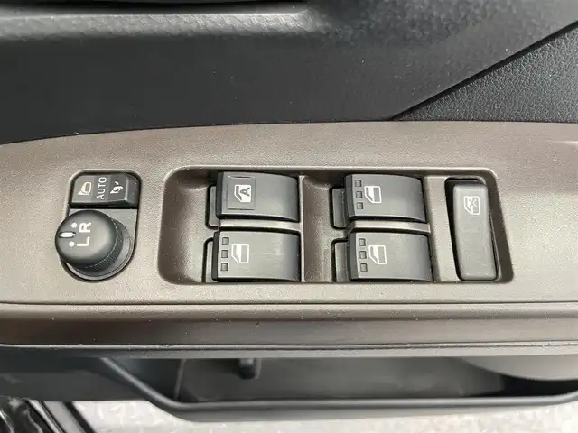 トヨタ ルーミー G 鹿児島県 2017(平29)年 5.1万km ブラックマイカメタリック ナビ/(フルセグTV/Bluetooth/DVD/CD)/クルーズコントロール/両側パワースライドドア/横滑り防止/ロールサンシェード/ＥＴＣ/アイドリングストップ/電動格納ミラー/オートライト/ヘッドライトレベライザー/純正フロアマット/プッシュスタート/スマートキー