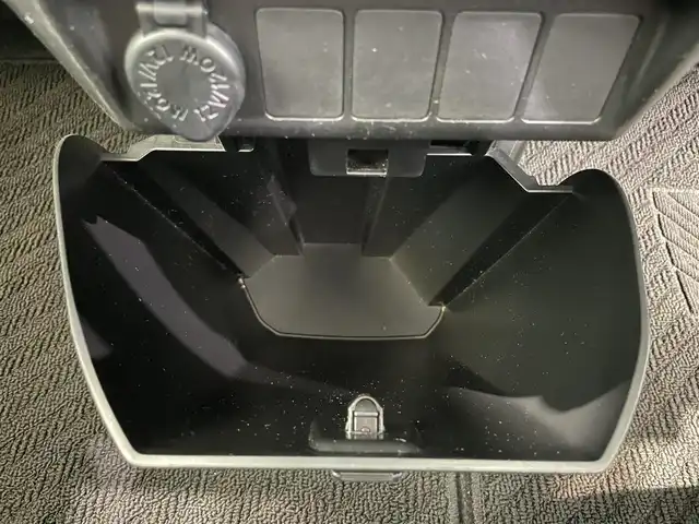 トヨタ ルーミー G 鹿児島県 2017(平29)年 5.1万km ブラックマイカメタリック ナビ/(フルセグTV/Bluetooth/DVD/CD)/クルーズコントロール/両側パワースライドドア/横滑り防止/ロールサンシェード/ＥＴＣ/アイドリングストップ/電動格納ミラー/オートライト/ヘッドライトレベライザー/純正フロアマット/プッシュスタート/スマートキー