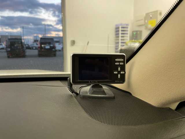 トヨタ クラウン マジェスタ Cタイプ 道央・札幌 2010(平22)年 7.6万km ホワイトパールクリスタルシャイン ・サンルーフ/・純正メーカーマルチナビ/・CD/DVD/HDD/フルセグTV/BT）/・バックカメラ　/・シートヒーター/エアシート　/・レザーシート/パワーシート　/・リアサンシェード　/・ステアリングスイッチ　/・純正フロアマット　/・ＬＥＤオートライト　/・ビルトインＥＴＣ/・スマートキー/スペアキー/・クルーズコントロール/・MTモード付AT/・クールボックス/・電動格納ミラー/・ウィンカーミラー/・フォグランプ/・エアサスコントロール