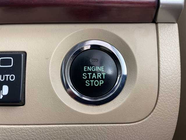 トヨタ クラウン マジェスタ Cタイプ 道央・札幌 2010(平22)年 7.6万km ホワイトパールクリスタルシャイン ・サンルーフ/・純正メーカーマルチナビ/・CD/DVD/HDD/フルセグTV/BT）/・バックカメラ　/・シートヒーター/エアシート　/・レザーシート/パワーシート　/・リアサンシェード　/・ステアリングスイッチ　/・純正フロアマット　/・ＬＥＤオートライト　/・ビルトインＥＴＣ/・スマートキー/スペアキー/・クルーズコントロール/・MTモード付AT/・クールボックス/・電動格納ミラー/・ウィンカーミラー/・フォグランプ/・エアサスコントロール