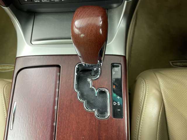 トヨタ クラウン マジェスタ Cタイプ 道央・札幌 2010(平22)年 7.6万km ホワイトパールクリスタルシャイン ・サンルーフ/・純正メーカーマルチナビ/・CD/DVD/HDD/フルセグTV/BT）/・バックカメラ　/・シートヒーター/エアシート　/・レザーシート/パワーシート　/・リアサンシェード　/・ステアリングスイッチ　/・純正フロアマット　/・ＬＥＤオートライト　/・ビルトインＥＴＣ/・スマートキー/スペアキー/・クルーズコントロール/・MTモード付AT/・クールボックス/・電動格納ミラー/・ウィンカーミラー/・フォグランプ/・エアサスコントロール