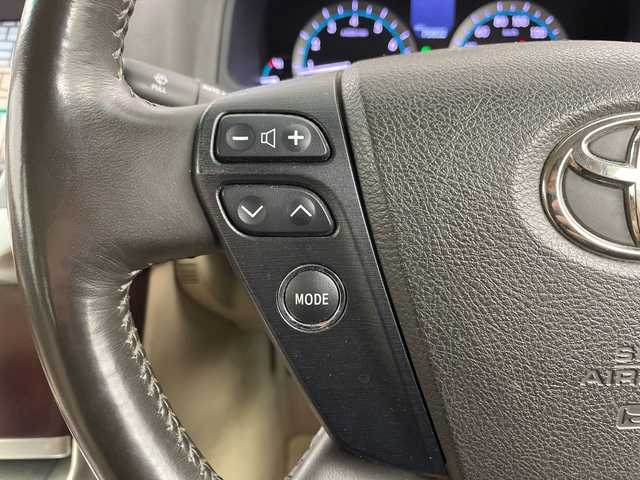 トヨタ クラウン マジェスタ Cタイプ 道央・札幌 2010(平22)年 7.6万km ホワイトパールクリスタルシャイン ・サンルーフ/・純正メーカーマルチナビ/・CD/DVD/HDD/フルセグTV/BT）/・バックカメラ　/・シートヒーター/エアシート　/・レザーシート/パワーシート　/・リアサンシェード　/・ステアリングスイッチ　/・純正フロアマット　/・ＬＥＤオートライト　/・ビルトインＥＴＣ/・スマートキー/スペアキー/・クルーズコントロール/・MTモード付AT/・クールボックス/・電動格納ミラー/・ウィンカーミラー/・フォグランプ/・エアサスコントロール