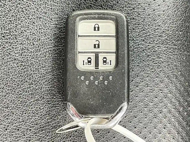 ホンダ フリード ハイブリット G ホンダセンシング 千葉県 2021(令3)年 4.2万km ミッドナイトブルービームM 禁煙車/純正メモリナビ/CD/DVD/BT/フルセグTV/後席モニター/両側パワースライドドア/ホンダセンシング/●衝突軽減ブレーキ〈CMBS〉/●誤発進抑制機能/●後方誤発進抑制機能/●歩行者事故低減ステアリング/●路外逸脱抑制機能/●ACC〈アダプティブ・クルーズ・コントロール〉/●LKAS〈車線維持支援システム〉/●オートハイビーム/●先行車発進お知らせ機能/●標識認識機能/ビルトインETC/バックカメラ/前席シートヒーター/スマートキー&プッシュスタート