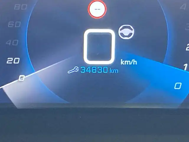 プジョー ２０８ アリュール 熊本県 2020(令2)年 3.5万km BLANC NACRE ・スマートキー/・プッシュスタート/・アクティブセーフティブレーキ/・トラフィックサインインフォメーション/・疲労検知/・パーキングセンサー/・レーンアシスト/・クルーズコントロール(追従式)/・ハーフレザーシート/・純正ディスプレイオーディオ/　【Bluetooth・USB・AppleCarPlay・AndroidAuto】/・バックカメラ/・ETC/・ワイヤレス充電/・ドライブレコーダー(前方録画)/・LEDヘッドランプ