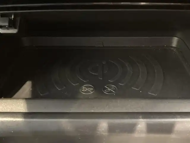 プジョー ２０８ アリュール 熊本県 2020(令2)年 3.5万km BLANC NACRE ・スマートキー/・プッシュスタート/・アクティブセーフティブレーキ/・トラフィックサインインフォメーション/・疲労検知/・パーキングセンサー/・レーンアシスト/・クルーズコントロール(追従式)/・ハーフレザーシート/・純正ディスプレイオーディオ/　【Bluetooth・USB・AppleCarPlay・AndroidAuto】/・バックカメラ/・ETC/・ワイヤレス充電/・ドライブレコーダー(前方録画)/・LEDヘッドランプ