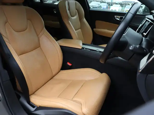 ボルボ Ｖ６０ T5 インスクリプション 宮城県 2018(平30)年 5.5万km ぺブルグレー 純正ナビ【ＢＴ／ＣＤ／フルセグＴＶ】/パノラマサンルーフ　/ハーマンカードン　/前席メモリー付きパワーシート　/茶レザーシート　/前後ドライブレコーダー　/前席シートヒーター/エアシート　/ヘッドアップディスプレイ　/自動駐車システム　/レーンキーピングエイド/ブラインドスポットアシスト/アダプティブクルーズコントロール/衝突回避/アンビエントライト/パワーテールゲート/純正19インチAW/LEDヘッドライト/オートマチックハイビーム/ルーフレール/360°カメラ/禁煙車