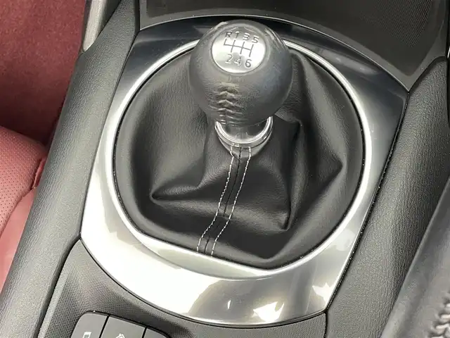 マツダ ロードスター 100周年特別記念車 埼玉県 2020(令2)年 1.9万km スノーフレイクホワイトパールマイカ 純正SDナビ/　TV BT AUX USB DVD CD/6MT車/BOSEサウンド/レーザーシート/シートヒーター/LEDオートライト/クルーズコントロール/コーナーセンサー