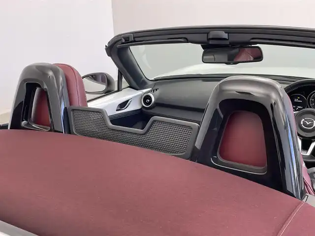 マツダ ロードスター 100周年特別記念車 埼玉県 2020(令2)年 1.9万km スノーフレイクホワイトパールマイカ 純正SDナビ/　TV BT AUX USB DVD CD/6MT車/BOSEサウンド/レーザーシート/シートヒーター/LEDオートライト/クルーズコントロール/コーナーセンサー