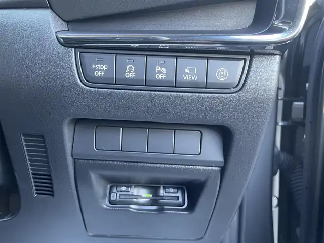 マツダ マツダ３ファストバック XD プロアクティブ 香川県 2019(令1)年 1.8万km マシーングレープレミアムM i-ACTIVSENSE/・衝突被害軽減ブレーキ/・車線逸脱警報/・アダプティブLEDヘッドライト/・360°ビューモニター/・リアクロストラフィックアラート (RCTA)/・スマートブレーキサポート (SBS)/・マツダレーダーークルーズコントロール (MRCC)/純正SDナビ/・BT接続/・フルセグTV/・CD/DVD/・AM/FM/クリアランスソナー/ディーゼル/ターボ/純正18インチアルミホイール/純正フロアマット/LEDヘッドライト/ヘッドアップディスプレイ/パドルシフト/革巻きステアリング/ステアリングリモコン/プッシュスタート/スマートキー/前後ドライブレコーダー/アイドリングストップ/ETC/電動パーキングブレーキ/オートホールド