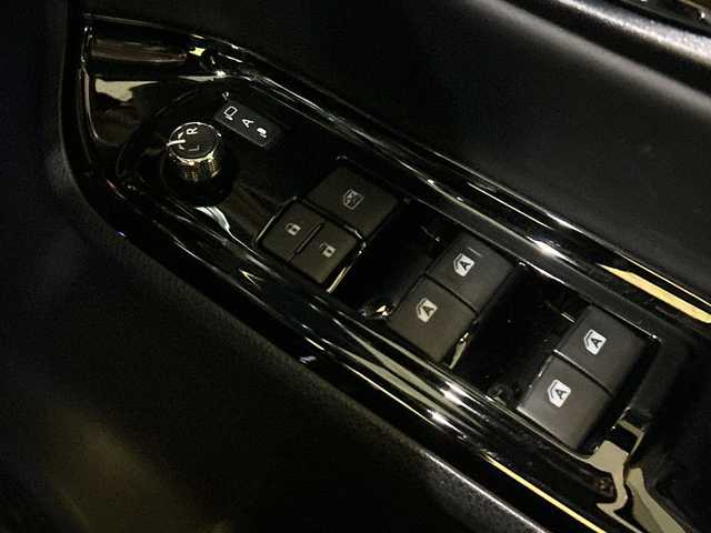 トヨタ ノア Si ダブルバイビー 茨城県 2018(平30)年 2.5万km ブラック モデリスタエアロ/ALPINE11型ナビ【EX11Z】/(地デジTV・CD・DVD・BT・ラジオ再生)/ALPINE12型フリップダウンモニター/両側パワースライドドア/プリクラッシュセーフティ/クルーズコントロール/レーンアシスト/バックカメラ/ビルトインETC/オートライト/LEDヘッドライト/純正16inアルミホイール/純正フロアマット/スマートキー/取扱説明書