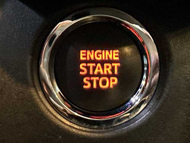 トヨタ ノア Si ダブルバイビー 茨城県 2018(平30)年 2.5万km ブラック モデリスタエアロ/ALPINE11型ナビ【EX11Z】/(地デジTV・CD・DVD・BT・ラジオ再生)/ALPINE12型フリップダウンモニター/両側パワースライドドア/プリクラッシュセーフティ/クルーズコントロール/レーンアシスト/バックカメラ/ビルトインETC/オートライト/LEDヘッドライト/純正16inアルミホイール/純正フロアマット/スマートキー/取扱説明書