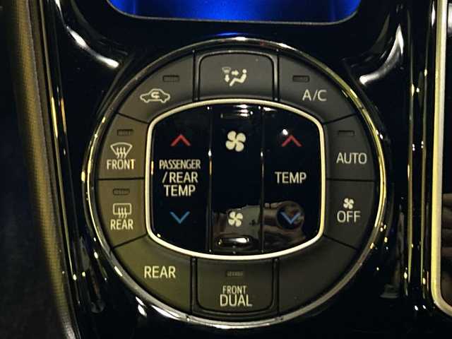 トヨタ ノア Si ダブルバイビー 茨城県 2018(平30)年 2.5万km ブラック モデリスタエアロ/ALPINE11型ナビ【EX11Z】/(地デジTV・CD・DVD・BT・ラジオ再生)/ALPINE12型フリップダウンモニター/両側パワースライドドア/プリクラッシュセーフティ/クルーズコントロール/レーンアシスト/バックカメラ/ビルトインETC/オートライト/LEDヘッドライト/純正16inアルミホイール/純正フロアマット/スマートキー/取扱説明書