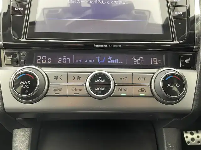 スバル アウトバック リミテッド 富山県 2017(平29)年 5.6万km タングステンM 純正8インチナビ（CD/DVD/USB/BT）/フルセグTV/フリップダウンモニター（ALPINE）/バックカメラ/アイサイトver.3/プリクラッシュブレーキ/追従機能付クルーズコントロール/アクティブレーンキープ/後退時ブレーキアシスト/ブラインドスポットモニター/メモリ付きレザーシート/前席パワーシート/全席シートヒーター/ETC/ドライブレコーダー（前方）/純正18インチAW/電動パーキングブレーキ/プッシュスタート/アイドリングストップ