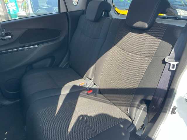 日産 デイズ ハイウェイスターX 大阪府 2017(平29)年 0.5万km ホワイトパール 純正メモリナビ/・フルセグ/BT/全方位カメラ/プッシュスタート/ドアバイザー/純正フロアマット/シートリフター