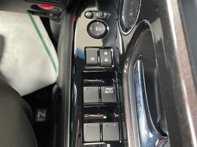 ホンダ Ｎ ＢＯＸ カスタム G L ターボ ホンダセンシング 和歌山県 2019(令1)年 2.3万km プラチナホワイトパール 社外ナビ（AM/FM/CD/DVD/ワンセグ・フルセグTV/IPOD/SD/USB/AUX/BLUETOOTH)/前後ドラレコ/ETC/純正マット/純正バイザー/クルーズコントロール/プリクラッシュセーフティ/オートライト/プッシュスタート/両側パワースライドドア/バックカメラ