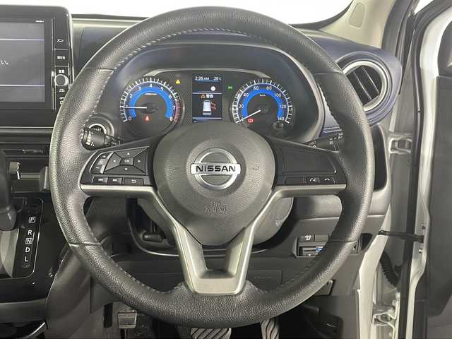 日産 デイズ 福岡県 2021(令3)年 3.2万km パール 純正ナビ/アラウンドビューモニター/フルセグ/Bluetooth/ETC/W+サイドエアバッグ/前後ドライブレコーダー/エマージェンシーブレーキ/レーンキープ/先行車発車お知らせ/前後コーナーセンサー/アイドリングストップ/純正アルミ/DVD/スペアキー/スマートキー/オートライト