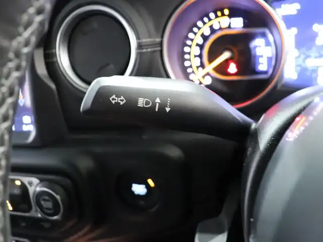 クライスラー・ジープ ジープ ラングラー アンリミテッド サハラ 静岡県 2019(令1)年 3.3万km 青 衝突軽減ブレーキ　/黒革　/ＡＣＣ　/純正ナビＴＶ　/バックカメラ　/ＥＴＣ　/ＬＥＤ　/ＪＩＰＰＥＳＥＮマフラー　/ＪＩＰＰＥＳＥＮ１７ＡＷ　/シートヒーター　/ハンドルヒーター　/コーナーセンサー　/スペアキー