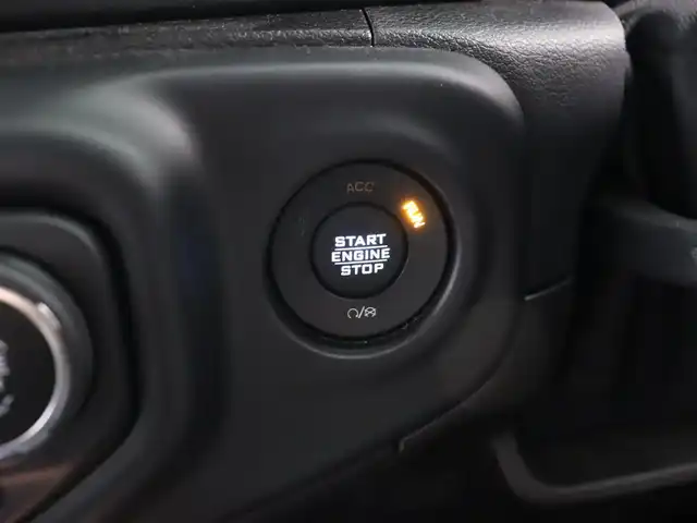クライスラー・ジープ ジープ ラングラー アンリミテッド サハラ 静岡県 2019(令1)年 3.3万km 青 衝突軽減ブレーキ　/黒革　/ＡＣＣ　/純正ナビＴＶ　/バックカメラ　/ＥＴＣ　/ＬＥＤ　/ＪＩＰＰＥＳＥＮマフラー　/ＪＩＰＰＥＳＥＮ１７ＡＷ　/シートヒーター　/ハンドルヒーター　/コーナーセンサー　/スペアキー
