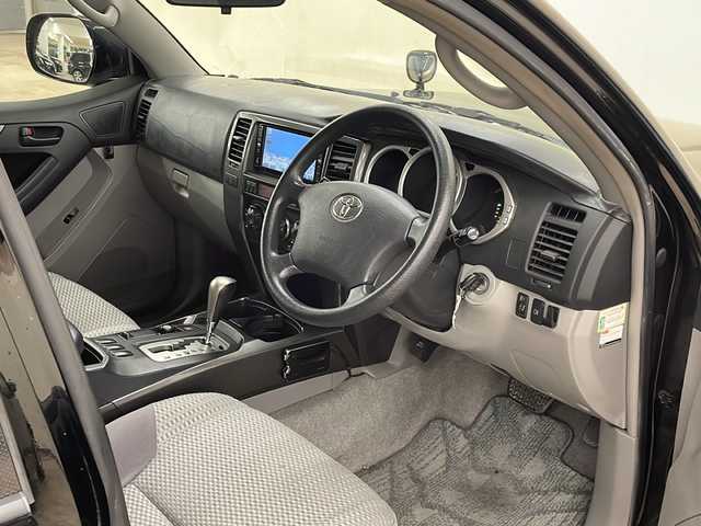 トヨタ ハイラックス サーフ SSR－X LTD 道央・札幌 2008(平20)年 14.3万km ブラック /4WD//社外メモリーナビ：NHZN-W57/(CD/DVD/フルセグ/ラジオ)//ETC//ルーフレール//ステップ//電格ミラー//100V電源//ドアバイザー//純正フロアマット//ヘッドライトレベライザー//新車時保証書//取扱説明書//スペアキー//積み込み冬タイヤ