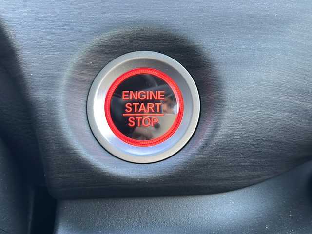 ホンダ フリード G 茨城県 2023(令5)年 1.5万km プレミアムクリスタルブルークリスタル 横滑り防止装置/レーンキープアシスト/オートライト/LEDヘッドライト/サイドエアバッグ/カーテンエアバッグ/衝突被害軽減システム/Bluetooth/USB入力端子/ETC/バックカメラ/フルセグTV/SDナビ/アイドリングストップ/スマートキー/冷房AAC/追従走行付クルーズコントロール/ドライブレコーダー/純正フロアマット/シートヒーター/両側パワースライドドア/15インチ純正アルミホイール