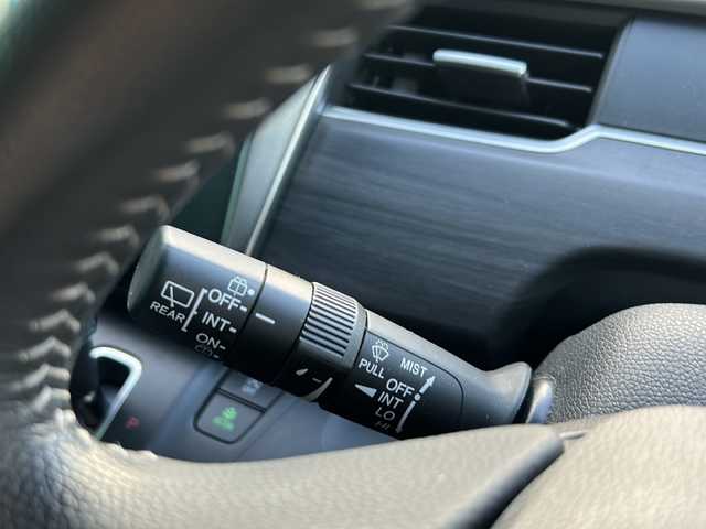 ホンダ フリード G 茨城県 2023(令5)年 1.5万km プレミアムクリスタルブルークリスタル 横滑り防止装置/レーンキープアシスト/オートライト/LEDヘッドライト/サイドエアバッグ/カーテンエアバッグ/衝突被害軽減システム/Bluetooth/USB入力端子/ETC/バックカメラ/フルセグTV/SDナビ/アイドリングストップ/スマートキー/冷房AAC/追従走行付クルーズコントロール/ドライブレコーダー/純正フロアマット/シートヒーター/両側パワースライドドア/15インチ純正アルミホイール