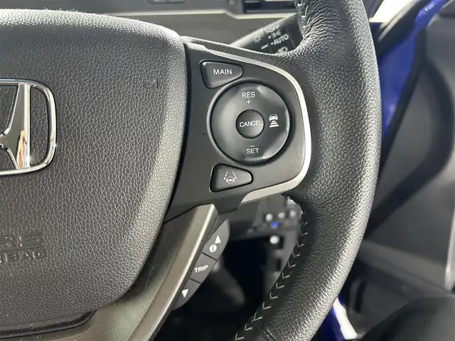 ホンダ フリード G 佐賀県 2023(令5)年 1.5万km プレミアムクリスタルブルークリスタル 社外９型ナビ/（フルセグTV/CD/DVD/USB/Bluetooth/SD録音）/衝突被害軽減ブレーキ/バックカメラ/ドライブレコーダー/レーンキープアシスト/追従型クルーズコントロール/ハーフレザーシート/シートヒーター/純正アルミホイール/ＬＥＤヘッドライト/オートライト/ETC/横滑り防止装置/盗難防止装置/アイドリングストップ