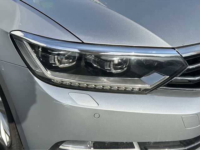 フォルクスワーゲン パサート ヴァリアント TSI Rライン 京都府 2016(平28)年 15.4万km パイライトシルバーM 〇追従型クルーズコントロール/〇ワンオーナー/〇ダウンヒルアシストコントロール/〇コーナーセンサー/〇ドライブレコーダー/〇バックカメラ