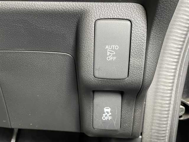 ホンダ Ｎ ＢＯＸ カスタム G Lパッケージ 埼玉県 2017(平29)年 6.6万km シャイニンググレーM (株)IDOMが運営する【じしゃロン川越店】の自社ローン専用車両になります。こちらは現金またはオートローンご利用時の価格です。自社ローンご希望の方は別途その旨お申付け下さい/社外SDナビ　CN-RE03D/フルセグ/Bluetooth/CD/DVD/AM/FM/バックカメラ/パワースライドドア/ETC/純正１４インチアルミホイール/HID/フォグ/ウインカーミラー/スマートキー/スペアキー/プッシュスタート/リアシェード/ドアバイザー/純正フロアマット/車両取扱説明書/保証書