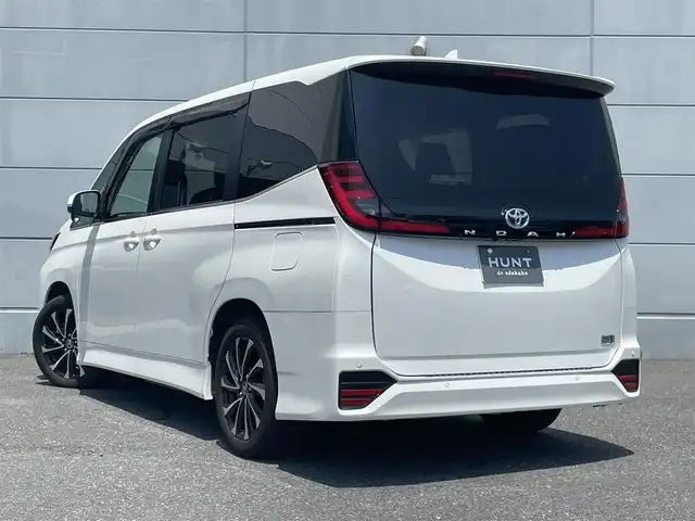 トヨタ ノア ハイブリッド S－Z 千葉県 2023(令5)年 2.6万km ホワイトパールクリスタルシャイン トヨタセーフティセンス/１０．５インチディスプレイオーディオ/１００Ｖアクセサリーコンセント/Ｄ／Ｎ席シートヒーター/電動パーキングブレーキ/両側パワースライドドア/前後コーナーセンサー/バックカメラ