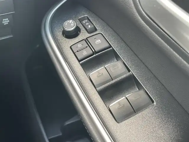 トヨタ ノア ハイブリッド S－Z 千葉県 2023(令5)年 2.6万km ホワイトパールクリスタルシャイン トヨタセーフティセンス/１０．５インチディスプレイオーディオ/１００Ｖアクセサリーコンセント/Ｄ／Ｎ席シートヒーター/電動パーキングブレーキ/両側パワースライドドア/前後コーナーセンサー/バックカメラ