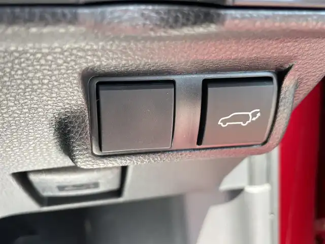 トヨタ カローラ クロス ハイブリッド Z 千葉県 2024(令6)年 1万km センシュアルレッドマイカ トヨタセーフティセンス/　衝突軽減ブレーキ/レーンキープアシスト/　レーダークルーズコントロール/オートハイビーム/　クリアランスソナー/ブラインドスポットモニター/トヨタチームメイト/　アドバンストパーク/8インチディスプレイオーディオ/　フルセグ/BT/カープレイ/USB/全方位カメラ/ステアリングスイッチ/ETC/電動パーキングブレーキ/ブレーキホールド/パワーバックドア/ハーフレザーシート/パワーシート(D席)/シートヒーター(D/N席)/LEDヘッドライト/オートライト/フォグライト/純正フロアマット/純正18インチAW