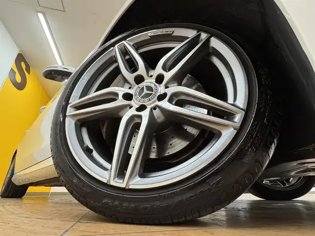 メルセデス・ベンツ Ｍ・ベンツ Ｅ２２０ｄ SWアバンギャルド AMGライン 群馬県 2019(平31)年 8.6万km ポーラホワイト 安全装備/・アクティブブレーキシステム/・ブラインドスポット/・ESP横滑り防止/・レーンキープアシスト/・全方位カメラ/・クルーズコントロール/・クリアランスソナー/・オートライト/・オートマチックハイビーム/・SOSコール/12.3インチ純正ワイドナビ/・AM/FM/USB/・フルセグTV/SD/・Bluetooth/・ブルメスター/LEDヘッドライト/サンルーフ/ETC/全席シートヒーター/前席シートメモリー/電動パーキング/純正フロアマット/純正19インチアルミホイール/スマートキー/プッシュスタート