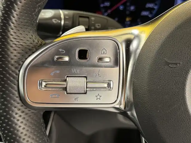 メルセデス・ベンツ Ｍ・ベンツ Ｅ２２０ｄ SWアバンギャルド AMGライン 群馬県 2019(平31)年 8.6万km ポーラホワイト 安全装備/・アクティブブレーキシステム/・ブラインドスポット/・ESP横滑り防止/・レーンキープアシスト/・全方位カメラ/・クルーズコントロール/・クリアランスソナー/・オートライト/・オートマチックハイビーム/・SOSコール/12.3インチ純正ワイドナビ/・AM/FM/USB/・フルセグTV/SD/・Bluetooth/・ブルメスター/LEDヘッドライト/サンルーフ/ETC/全席シートヒーター/前席シートメモリー/電動パーキング/純正フロアマット/純正19インチアルミホイール/スマートキー/プッシュスタート