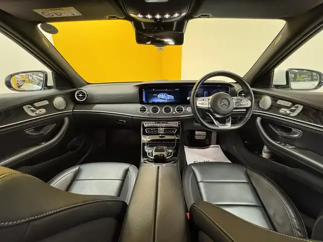 メルセデス・ベンツ Ｍ・ベンツ Ｅ２２０ｄ SWアバンギャルド AMGライン 群馬県 2019(平31)年 8.6万km ポーラホワイト 安全装備/・アクティブブレーキシステム/・ブラインドスポット/・ESP横滑り防止/・レーンキープアシスト/・全方位カメラ/・クルーズコントロール/・クリアランスソナー/・オートライト/・オートマチックハイビーム/・SOSコール/12.3インチ純正ワイドナビ/・AM/FM/USB/・フルセグTV/SD/・Bluetooth/・ブルメスター/LEDヘッドライト/サンルーフ/ETC/全席シートヒーター/前席シートメモリー/電動パーキング/純正フロアマット/純正19インチアルミホイール/スマートキー/プッシュスタート