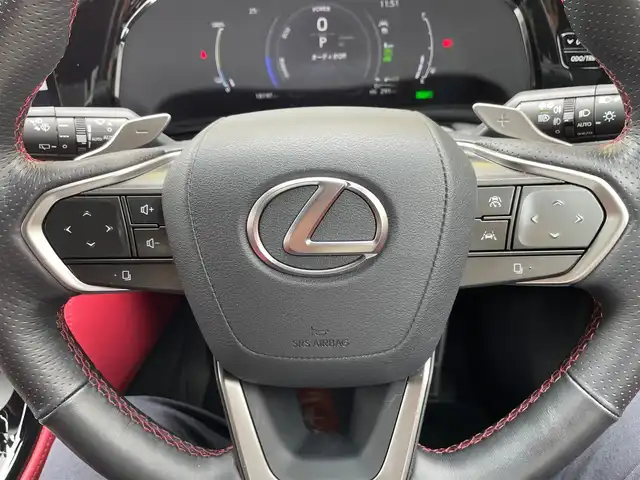 レクサス ＮＸ 450h+ Fスポーツ 神奈川県 2024(令6)年 1.9万km ホワイトノーヴァガラスフレーク ワンオーナー/サンルーフ/赤/黒革シート/デジタルインナーミラー/カラーHUD/ワイヤレス充電/純正メモリーナビ・地デジTV/純正USB/BT/Miracast/パノラマモニター/ビルトインETC2.0/レクサスセーフティシステム+/レーダークルーズコントロール/PCS/LDA/BSM/PKSB/RCTA/RSA/アドバンスドパーク/コーナーセンサー/純正20インチAW/オレンジキャリパー/LEDライト/LEDフォグ/パワーバックドア/後席電動格納シート/前席パワーシート/シートヒーター/エアシート/ステアリングヒーター/AC100V/パドルシフト/プッシュスタート/スマートキー×2/カードキー×1/R6/7年ディーラー整備記録/保証書・ユーザーガイドあり