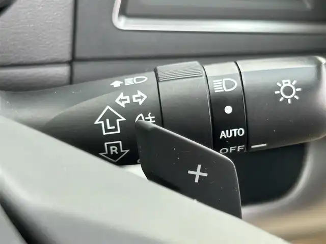 スバル アウトバック リミテッド 群馬県 2016(平28)年 5.5万km クリスタルホワイトP 4WD/純正8型ナビ(CN-LR810D)/CD・DVD・SD/USB・BT・フルセグTV/バックカメラ/ドライブレコーダー/ETC/クルーズコントロール/レザーシート/シートメモリー/前席パワーシート/全席シートヒーター/パワーバックドア/ブラインドスポットモニター/横滑り防止装置/レーンキープアシスト/衝突軽減ブレーキ/アイドリングストップ/LEDヘッドライト/純正アルミホイール/純正フロアマット