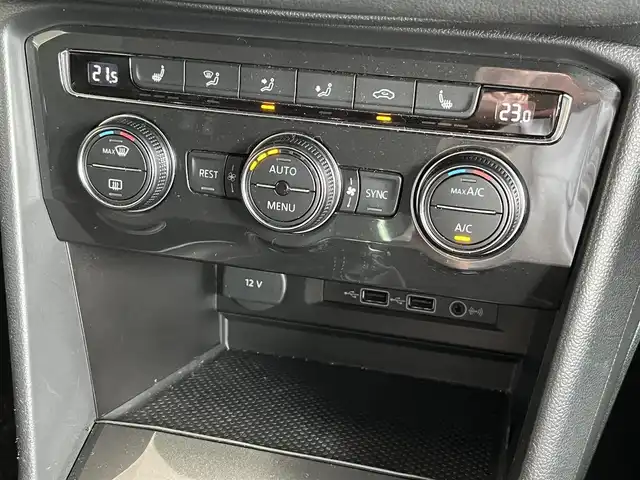フォルクスワーゲン ティグアン TDI 4モーション Rライン 山形県 2019(令1)年 7万km 白 4WD/純正ナビ/CD/DVD/Bluetooth/フルセグTV/360°カメラ/レーンアシスト/サイドアシスト/フロントアシスト/アダプティブクルーズコントロール/リヤトラフィックアラート/前後ドライブレコーダー/シートヒーターD/N席
