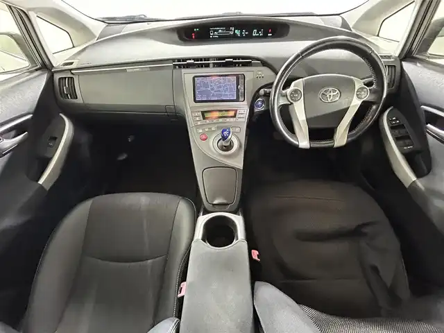 トヨタ プリウス G 佐賀県 2012(平24)年 9.8万km ホワイトパールクリスタルシャイン ワンオーナー/純正7インチナビ/フルセグTV/Bluetooth/CD/DVD/バックカメラ/クルーズコントロール/オートライト/HIDヘッドライト/フォグライト/前後ドライブレコーダー/ビルトインETC/運転席パワーシート/ハーフレザーシート/カーテンエアバック/純正フロアマット/社外17インチアルミホイール/純正ドアバイザー/ステアリングスイッチ/電動格納ミラー/ISOFIX対応シート/スマートキー/スペアキー×1/プッシュスタート