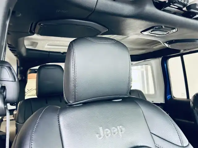 クライスラー・ジープ ジープ ラングラー アンリミテッド サハラ 大阪府 2020(令2)年 1.4万km 青 ACC/純正ナビ/TV/バック・フロントカメラ/applecarplay/純正18インチAW/LEDヘッドライト/ブラインドスポット/クリアランスソナー/黒革/シートヒーター/ステアリングヒーター/アルパインスピーカー/スマートキー