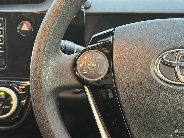 トヨタ アクア 石川県 2018(平30)年 6万km ブラックマイカ ワンオーナー/トヨタセーフティセンス/・衝突軽減ブレーキ/・レーンキープアシスト/・コーナーセンサー/純正SDナビゲーション/【Bluetooth・ワンセグ・CD・SD・AUX】/ビルトインETC/バックカメラ/エンジンプッシュスタート/・スマートキー/・スペアキー/ハロゲンヘッドライト/・オートライト/・オートハイビーム/前席シートヒーター/純正マット/ステアリングリモコン/横滑り防止装置/保証書/取扱説明書