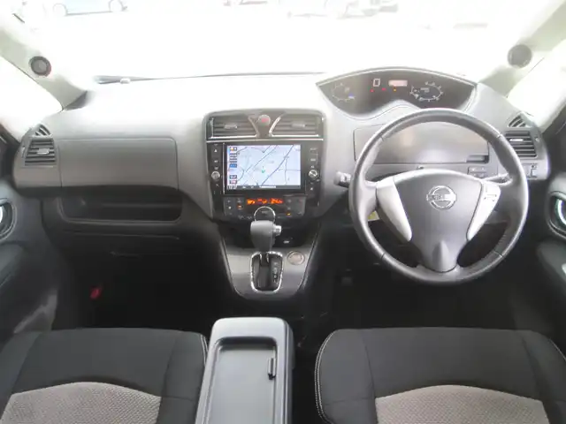 日産 セレナ ライダー パフォ Bライン S HV 千葉県 2014(平26)年 5.3万km ブリリアントホワイトパール 純正8型SDナビ、フルセグTV/バックカメラ/純正オーディオ【DVD/CD/BT/SD/USB】/純正後席フリップダウンモニター/両側パワースライドドア/LEDヘッドライト&ハロゲンフォグ/クルーズコントロール/車線逸脱防止警報装置/横滑り防止装置/アイドリングストップ/革巻きステアリング/社外スピーカー/社外前方ドライブレコーダー/ビルトインETC/スペアキー/取扱説明書/ナビ取扱説明書/新車時保証書