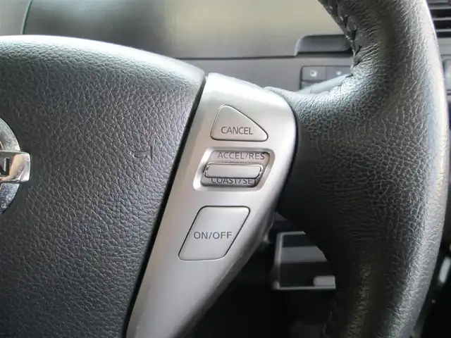 日産 セレナ ライダー パフォ Bライン S HV 千葉県 2014(平26)年 5.3万km ブリリアントホワイトパール 純正8型SDナビ、フルセグTV/バックカメラ/純正オーディオ【DVD/CD/BT/SD/USB】/純正後席フリップダウンモニター/両側パワースライドドア/LEDヘッドライト&ハロゲンフォグ/クルーズコントロール/車線逸脱防止警報装置/横滑り防止装置/アイドリングストップ/革巻きステアリング/社外スピーカー/社外前方ドライブレコーダー/ビルトインETC/スペアキー/取扱説明書/ナビ取扱説明書/新車時保証書