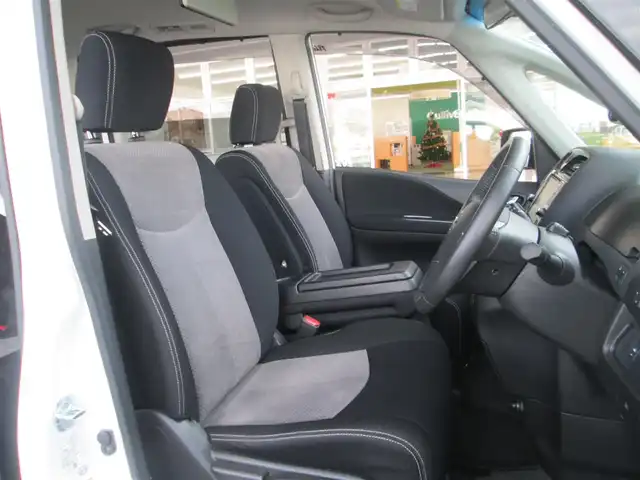 日産 セレナ ライダー パフォ Bライン S HV 千葉県 2014(平26)年 5.3万km ブリリアントホワイトパール 純正8型SDナビ、フルセグTV/バックカメラ/純正オーディオ【DVD/CD/BT/SD/USB】/純正後席フリップダウンモニター/両側パワースライドドア/LEDヘッドライト&ハロゲンフォグ/クルーズコントロール/車線逸脱防止警報装置/横滑り防止装置/アイドリングストップ/革巻きステアリング/社外スピーカー/社外前方ドライブレコーダー/ビルトインETC/スペアキー/取扱説明書/ナビ取扱説明書/新車時保証書