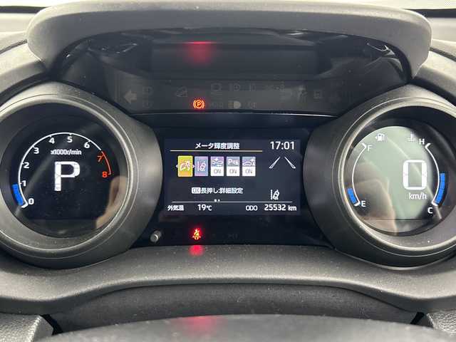 トヨタ ヤリスクロス G 愛知県 2023(令5)年 2.6万km ベージュ 禁煙車/４WD/純正8インチディスプレイオーディオ/（AM/FM/Bluetooth/USB/フルセグTV）/全方位カメラ/トヨタセーフティセンス/・プリクラッシュセーフティ/・レーントレーシングアシスト/・レーダークルーズコントロール/・オートマチックハイビーム/・クリアランスソナー/・パーキングサポートブレーキ/・ロードサインアシスト/ETC/前後ドライブレコーダー/マルチテレインセレクト/ダウンヒルアシスト/純正16インチアルミホイール/スマートキー/スペアキー1本/プッシュスタート/LEDヘッドライト/フロントフォグランプ/オートライト/純正フロアマット/電子パーキングブレーキ/オートホールド