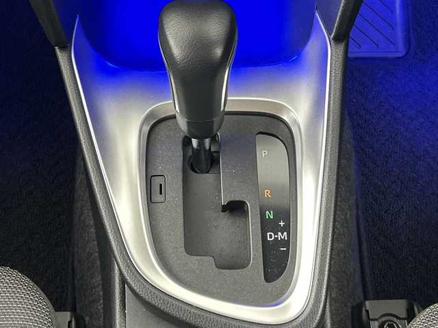 トヨタ ヤリスクロス G 愛知県 2023(令5)年 2.6万km ベージュ 禁煙車/４WD/純正8インチディスプレイオーディオ/（AM/FM/Bluetooth/USB/フルセグTV）/全方位カメラ/トヨタセーフティセンス/・プリクラッシュセーフティ/・レーントレーシングアシスト/・レーダークルーズコントロール/・オートマチックハイビーム/・クリアランスソナー/・パーキングサポートブレーキ/・ロードサインアシスト/ETC/前後ドライブレコーダー/マルチテレインセレクト/ダウンヒルアシスト/純正16インチアルミホイール/スマートキー/スペアキー1本/プッシュスタート/LEDヘッドライト/フロントフォグランプ/オートライト/純正フロアマット/電子パーキングブレーキ/オートホールド