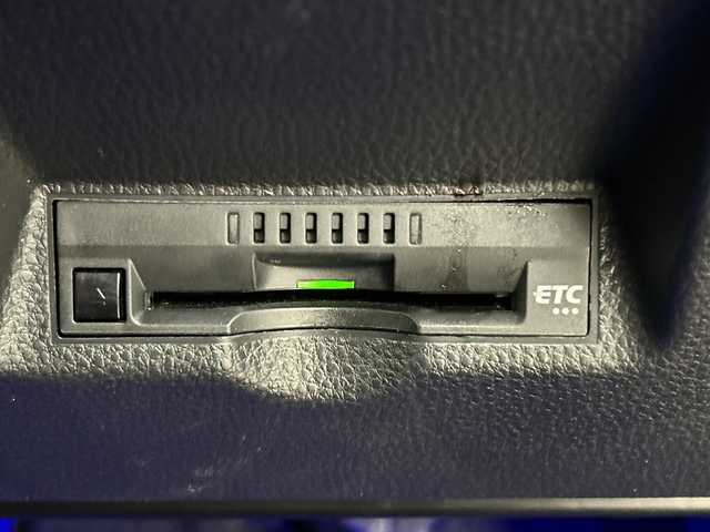 トヨタ ヤリスクロス G 愛知県 2023(令5)年 2.6万km ベージュ 禁煙車/４WD/純正8インチディスプレイオーディオ/（AM/FM/Bluetooth/USB/フルセグTV）/全方位カメラ/トヨタセーフティセンス/・プリクラッシュセーフティ/・レーントレーシングアシスト/・レーダークルーズコントロール/・オートマチックハイビーム/・クリアランスソナー/・パーキングサポートブレーキ/・ロードサインアシスト/ETC/前後ドライブレコーダー/マルチテレインセレクト/ダウンヒルアシスト/純正16インチアルミホイール/スマートキー/スペアキー1本/プッシュスタート/LEDヘッドライト/フロントフォグランプ/オートライト/純正フロアマット/電子パーキングブレーキ/オートホールド