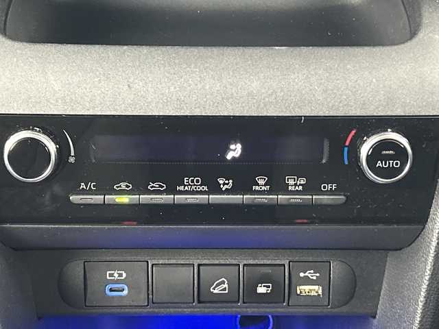 トヨタ ヤリスクロス G 愛知県 2023(令5)年 2.6万km ベージュ 禁煙車/４WD/純正8インチディスプレイオーディオ/（AM/FM/Bluetooth/USB/フルセグTV）/全方位カメラ/トヨタセーフティセンス/・プリクラッシュセーフティ/・レーントレーシングアシスト/・レーダークルーズコントロール/・オートマチックハイビーム/・クリアランスソナー/・パーキングサポートブレーキ/・ロードサインアシスト/ETC/前後ドライブレコーダー/マルチテレインセレクト/ダウンヒルアシスト/純正16インチアルミホイール/スマートキー/スペアキー1本/プッシュスタート/LEDヘッドライト/フロントフォグランプ/オートライト/純正フロアマット/電子パーキングブレーキ/オートホールド