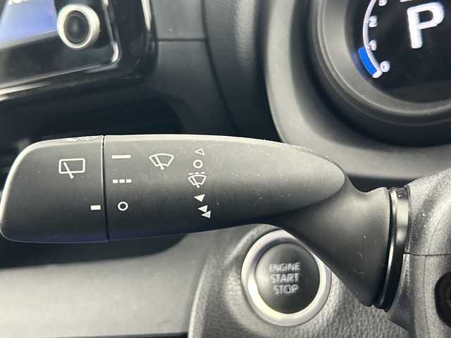 トヨタ ヤリスクロス G 愛知県 2023(令5)年 2.6万km ベージュ 禁煙車/４WD/純正8インチディスプレイオーディオ/（AM/FM/Bluetooth/USB/フルセグTV）/全方位カメラ/トヨタセーフティセンス/・プリクラッシュセーフティ/・レーントレーシングアシスト/・レーダークルーズコントロール/・オートマチックハイビーム/・クリアランスソナー/・パーキングサポートブレーキ/・ロードサインアシスト/ETC/前後ドライブレコーダー/マルチテレインセレクト/ダウンヒルアシスト/純正16インチアルミホイール/スマートキー/スペアキー1本/プッシュスタート/LEDヘッドライト/フロントフォグランプ/オートライト/純正フロアマット/電子パーキングブレーキ/オートホールド