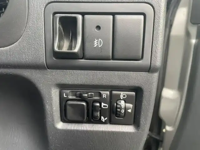 スズキ ジムニー ランドベンチャー 道央・札幌 2014(平26)年 8.7万km スチールシルバーM ワンオーナー/前席シートヒーター/純正メモリナビ/ワンセグTV/CD/純正１６インチアルミホイール/背面タイヤ/ハードカバー/キーレスキー/スペアキー１本/ETC/新車時保証書/取扱説明書